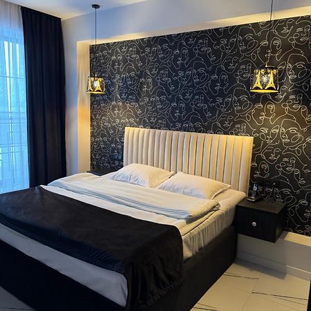 Lux Plaza Otel P'arak'ar Dış mekan fotoğraf