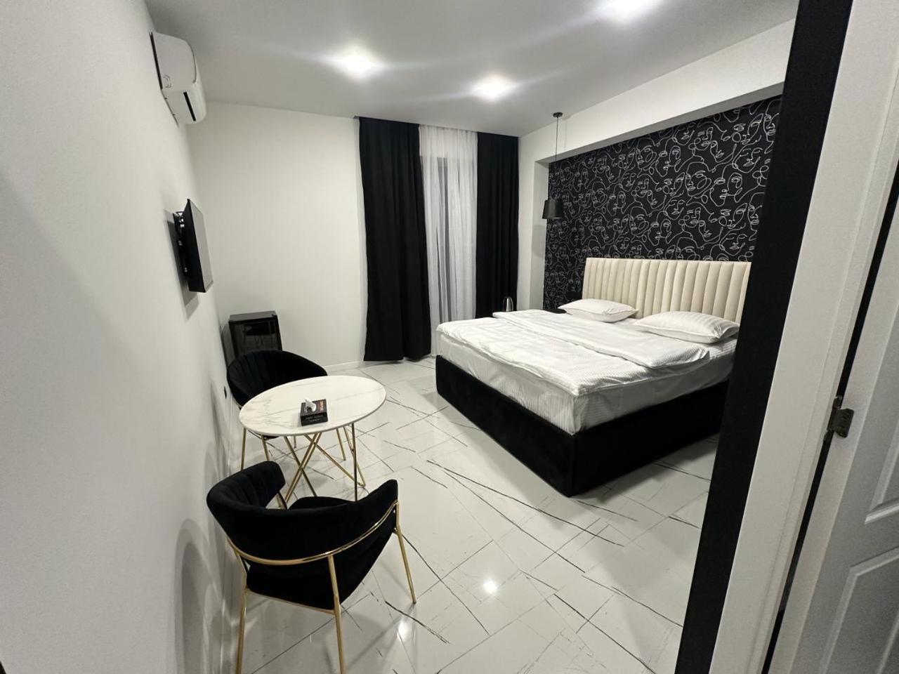 Lux Plaza Otel P'arak'ar Dış mekan fotoğraf