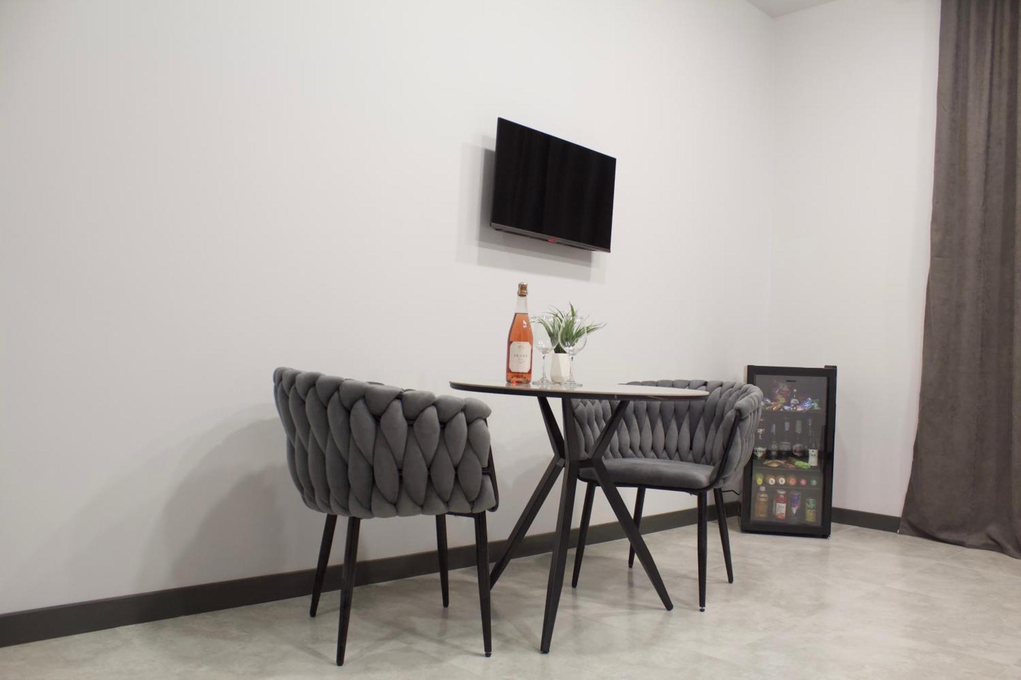Lux Plaza Otel P'arak'ar Dış mekan fotoğraf