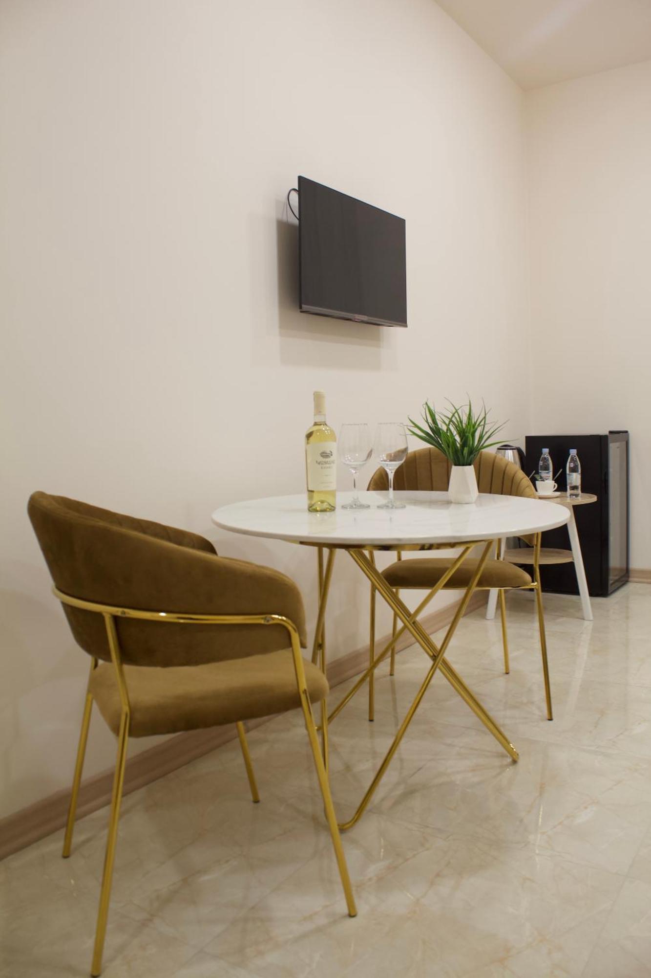 Lux Plaza Otel P'arak'ar Dış mekan fotoğraf
