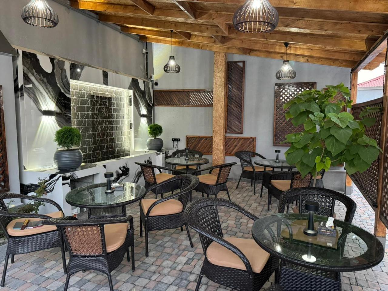 Lux Plaza Otel P'arak'ar Dış mekan fotoğraf
