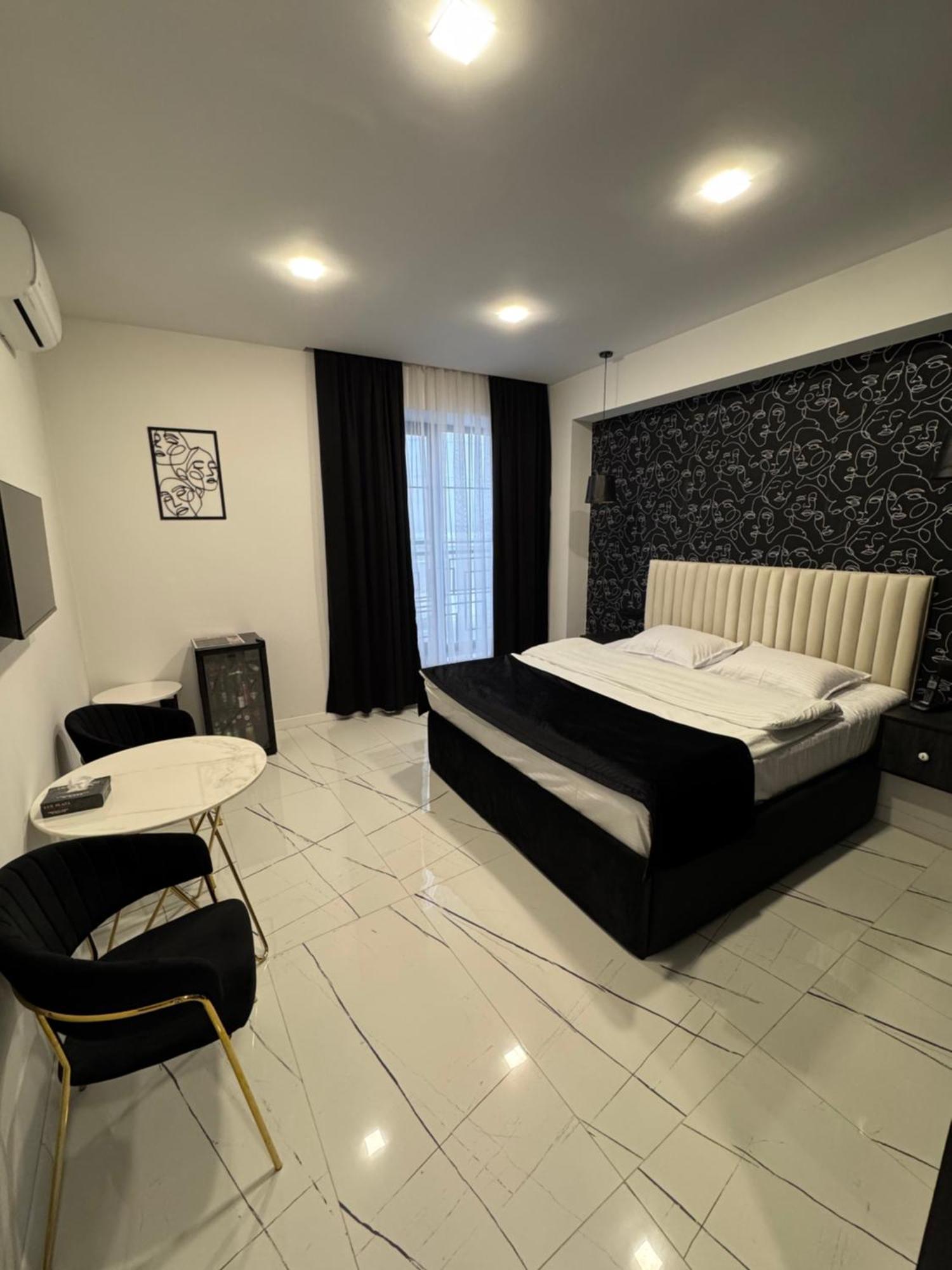 Lux Plaza Otel P'arak'ar Dış mekan fotoğraf