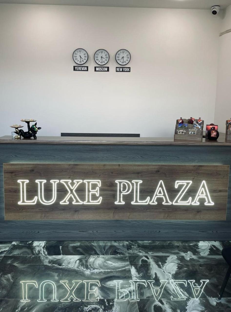 Lux Plaza Otel P'arak'ar Dış mekan fotoğraf